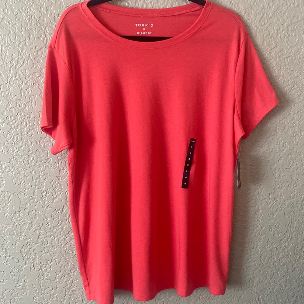 NWT! Torrid Paradise Pink Relaxed Fit Crew Neck, Super Soft, Size 0/L/12 - Picture 2 of 5